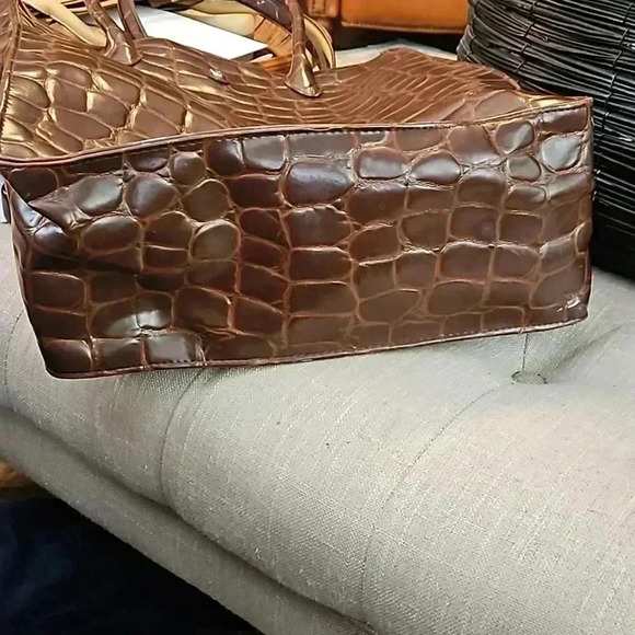 Ralph Lauren Safari Crocodile Embossed Lg Tote - Picture 5 of 6